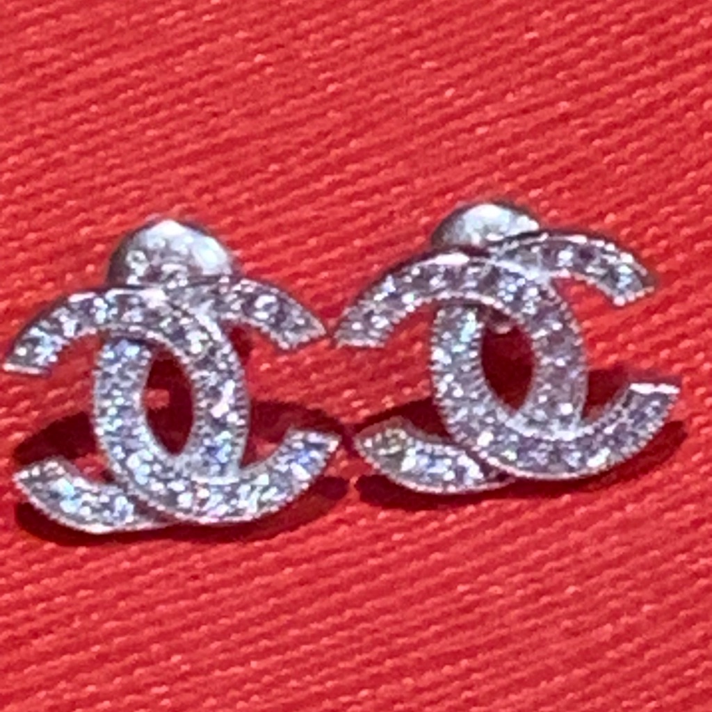 Fashionable White Gold Plated New Stud Earrings.Must Have For True Fashion Diva